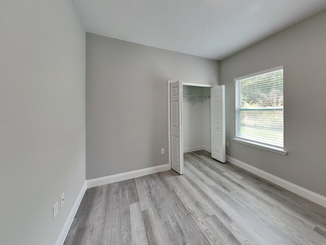 Building Photo - 11604 N Kenlake Cir