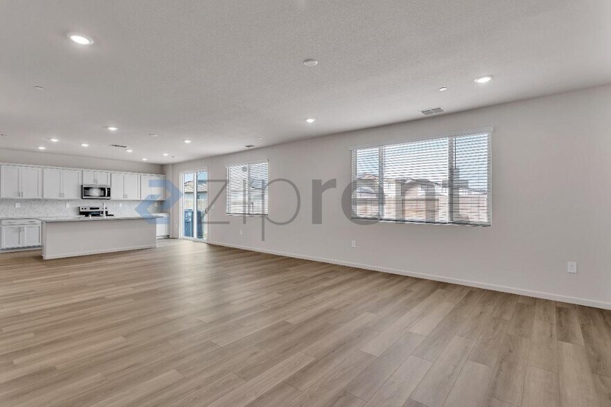 Building Photo - 1790 Haines Ave