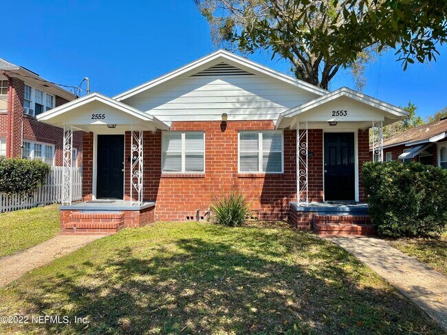 Primary Photo - 2555 Myra St