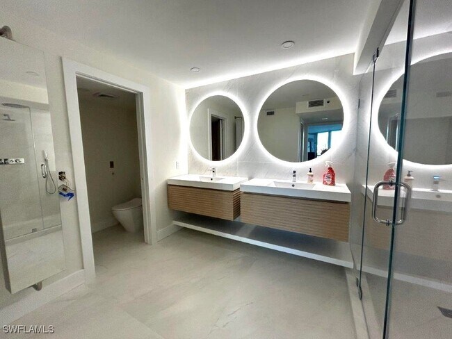 Building Photo - 4651 Gulf Shore Blvd N