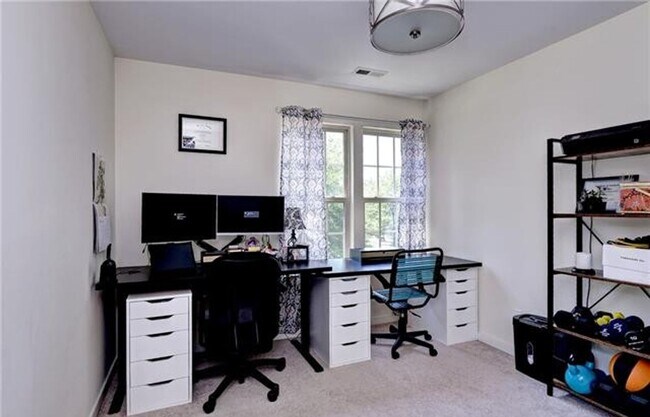 Building Photo - 3 bedroom/2.5 bathroom - Weatherly At Whit...