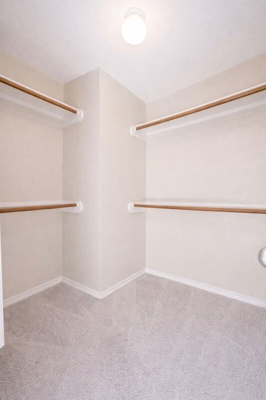 Building Photo - 702 Epperson Way