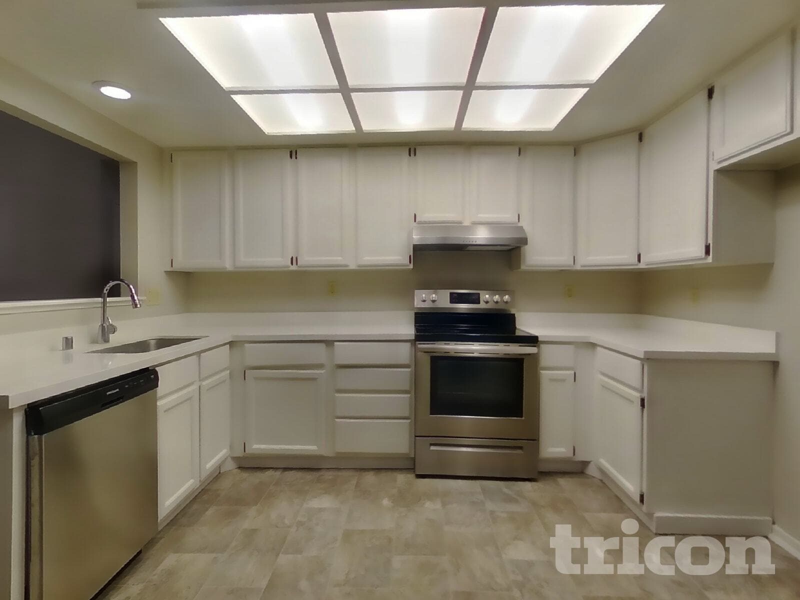 Building Photo - 7726 Robinette Rd