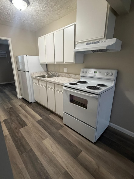 Building Photo - 766 Anderson Ave