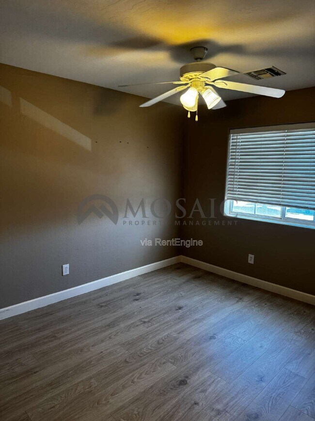 Building Photo - 3356 E Mayberry Ave