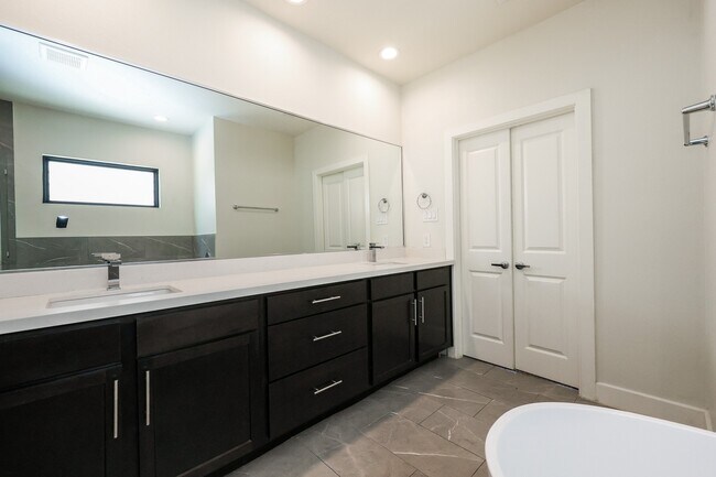 Building Photo - 4508 Trevor Pk Ln