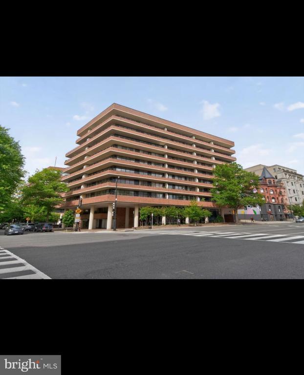 Building Photo - 2555 Pennsylvania Ave NW
