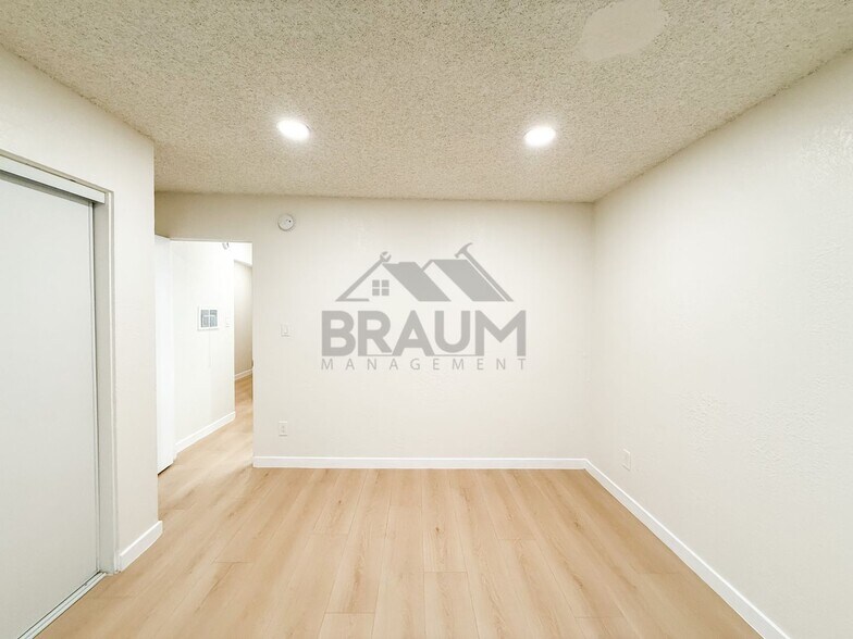 Building Photo - 4636 Laurel Canyon Blvd