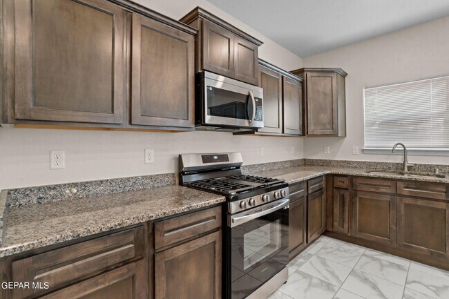 Building Photo - 11506 Summer Dr