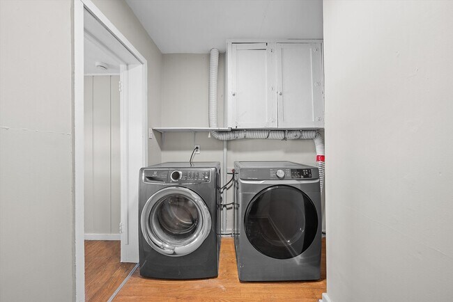 Building Photo - 7700 W Kentucky Ave