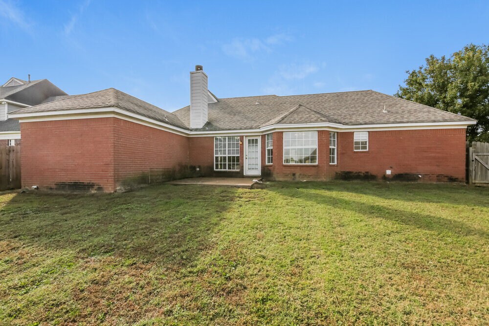 Building Photo - 7234 Fox Creek Dr