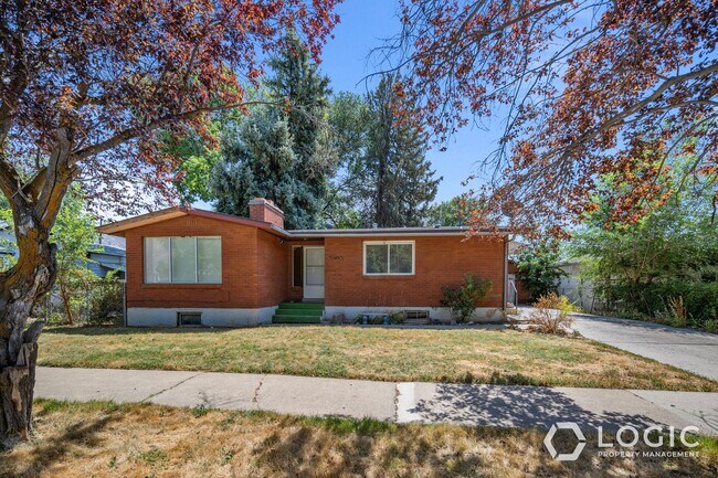 Primary Photo - 615 15th St