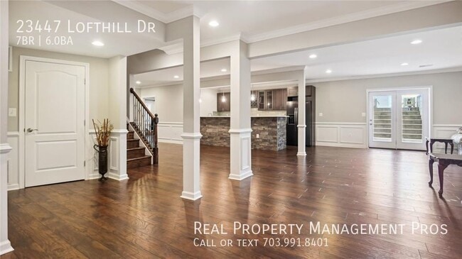 Building Photo - Beautifully Maintained 7 Bedroom 6 Bath Ho...