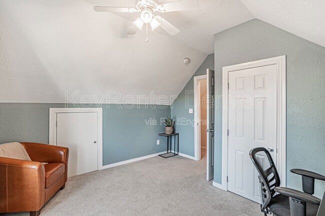 Building Photo - 3033 Welton St