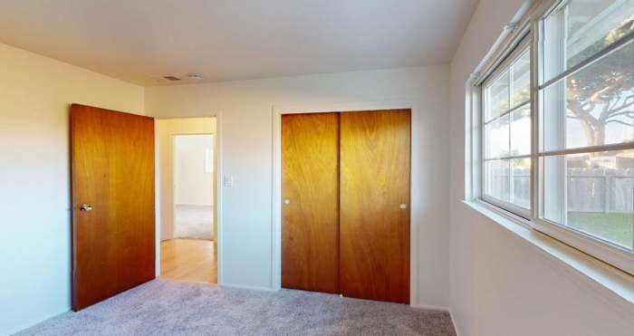 Building Photo - 438 Seminole Way