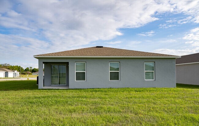 Building Photo - 1860 Grand Ridge St