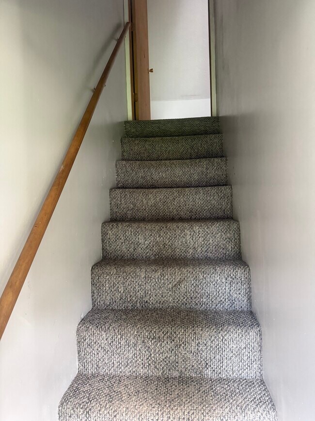 Building Photo - 420 S Stratton St