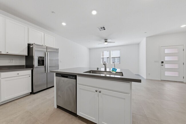 Building Photo - Brand New 3 Bedroom Stylish Henderson Townhome in Black Mountain Ranch