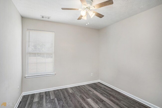 Building Photo - 1730 Bennett Dr