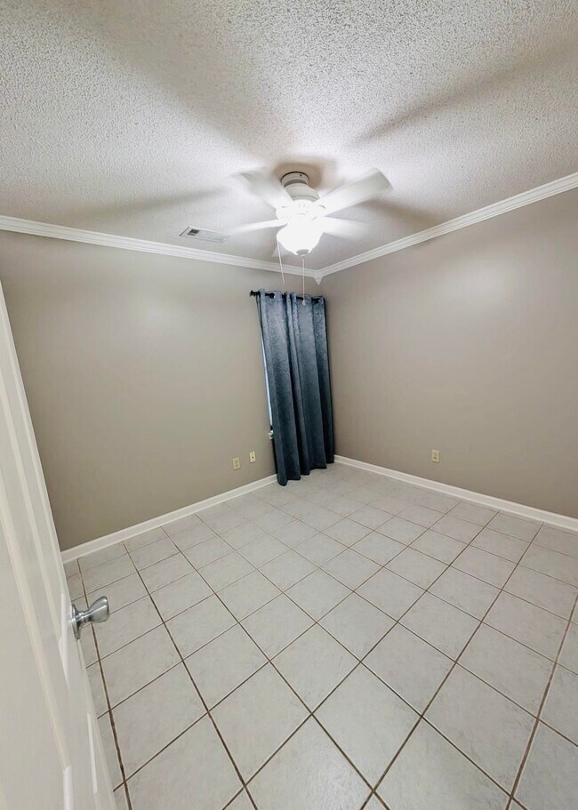 Building Photo - 1470 Estacada Way