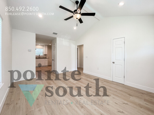 Building Photo - 2BD/2BA duplex in Elberta