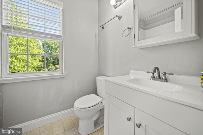 Building Photo - 2362 Hunters Square Ct