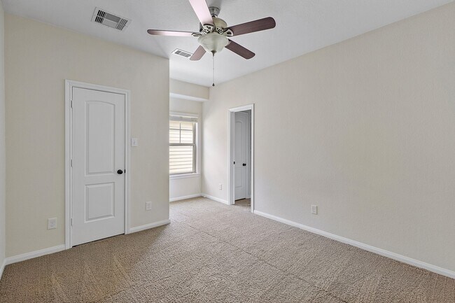 Building Photo - 7 Cheswood Manor Court