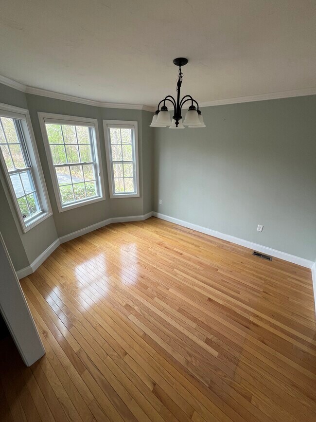 Building Photo - 10 Juneberry Ln