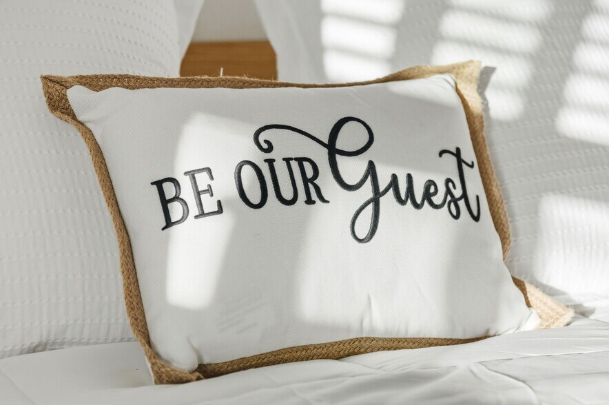 Building Photo - 5057 Les Chateaux Dr