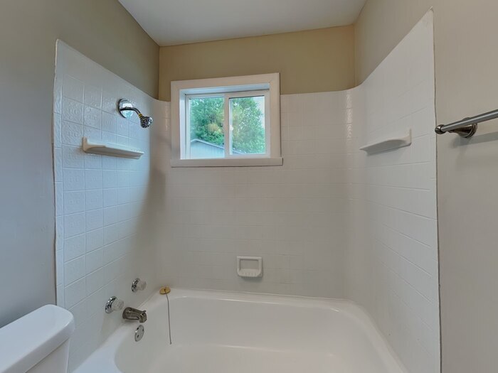 Building Photo - 120 Brookside Dr