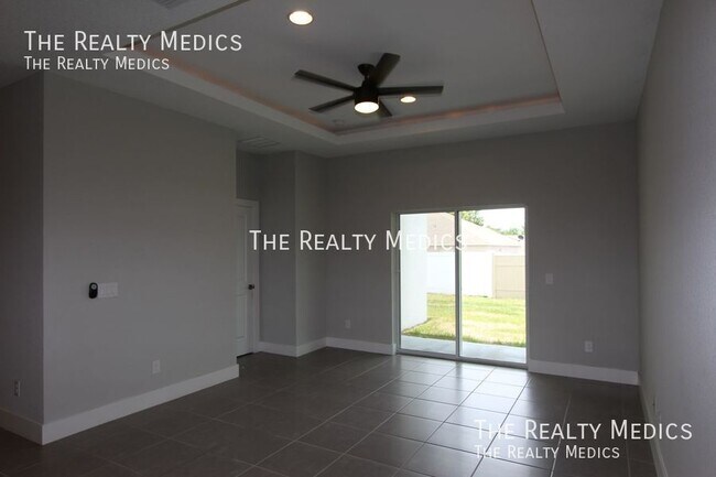 Building Photo - 211 Bedford Dr