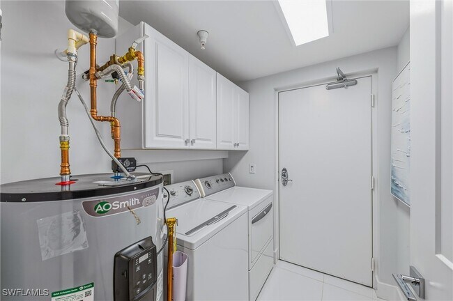 Building Photo - 1065 Borghese Ln