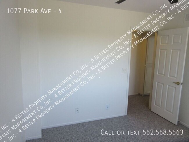 Building Photo - 1077 Park Ave