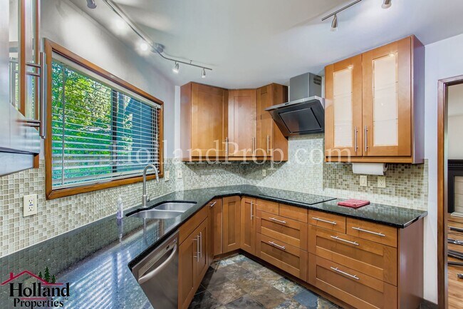 Building Photo - Coming Soon!   Peaceful Retreat in a Seclu...