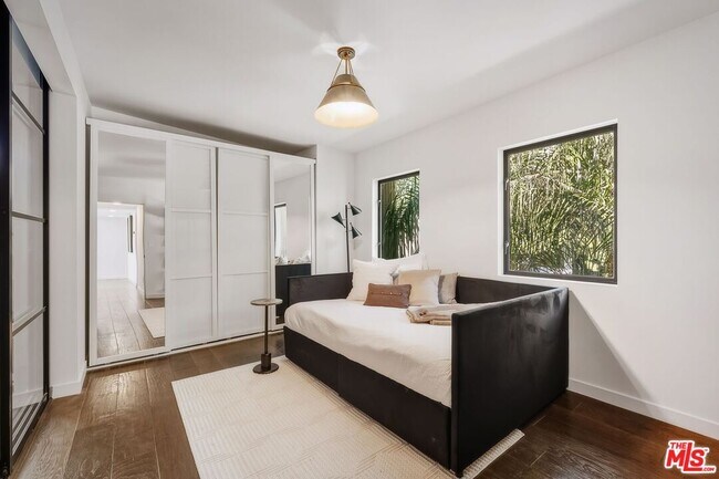 Building Photo - 3601 Dixie Canyon Ave