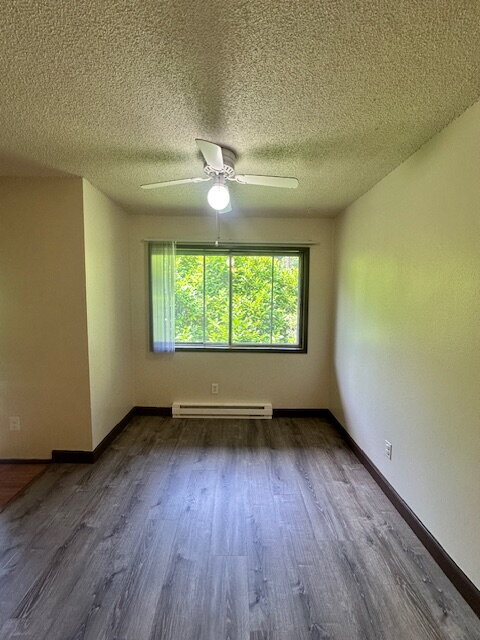 Building Photo - 2-Bedroom Apartment, Upstairs, Near Transp...