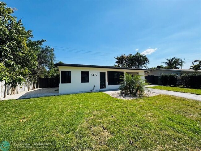 Building Photo - 1472 NE 30th Ct
