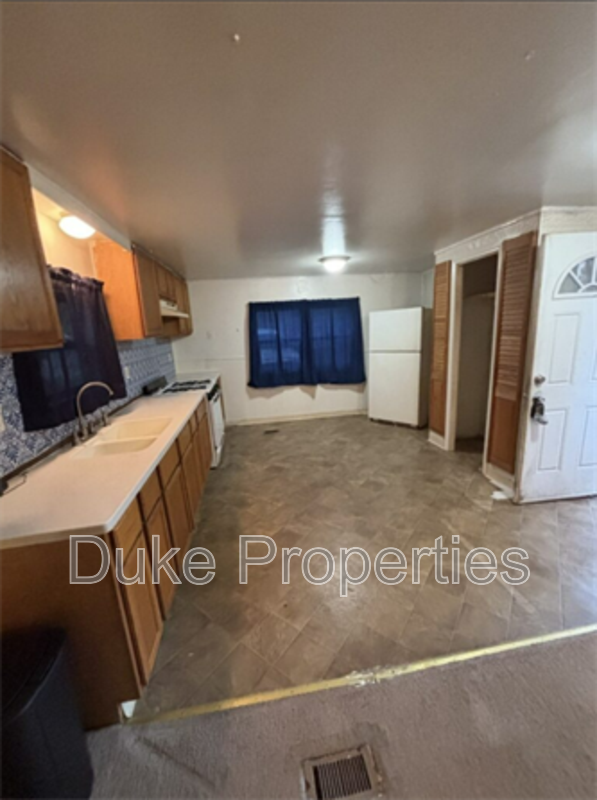 Building Photo - 26 Chapin St