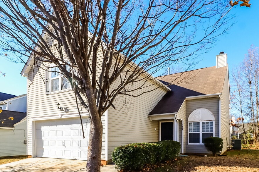 Building Photo - 7103 Fox Point Dr