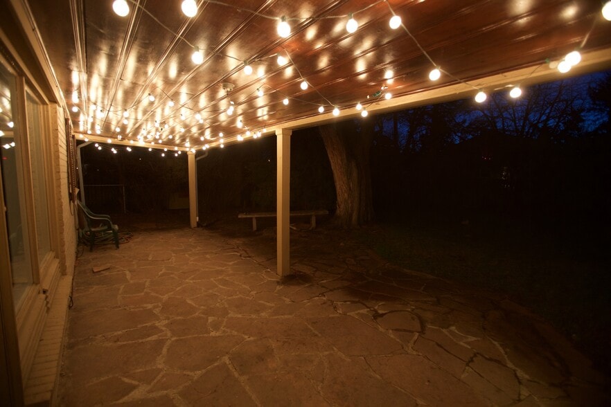 Outdoor patio - 145 Ivanhoe St