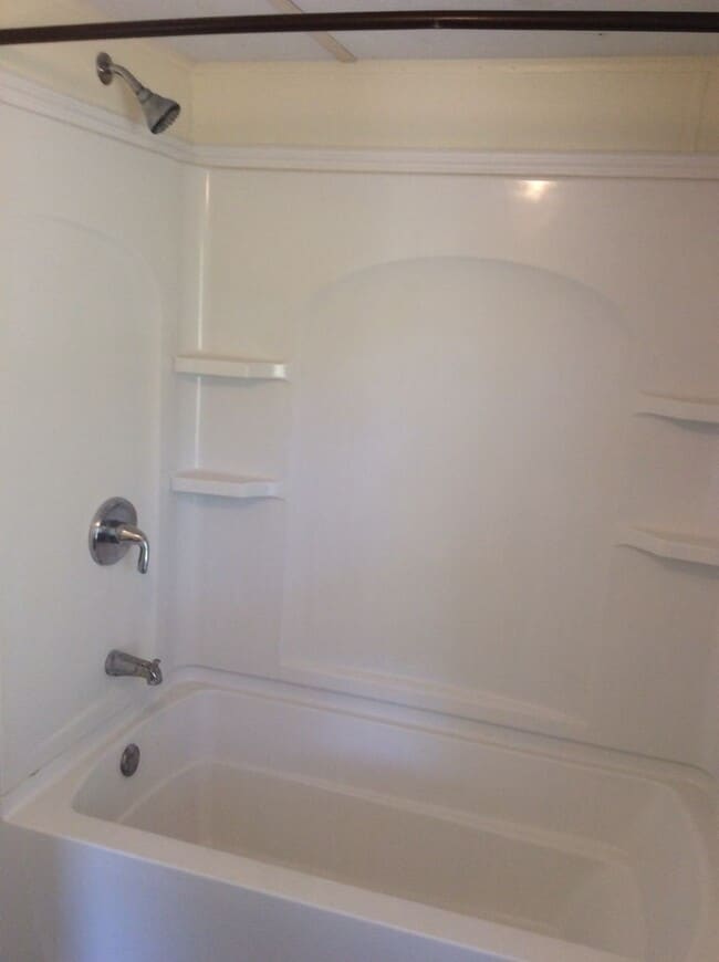 Building Photo - 358 White Oak Dr