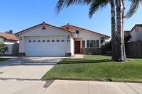 Building Photo - Great Three Bedroom Home