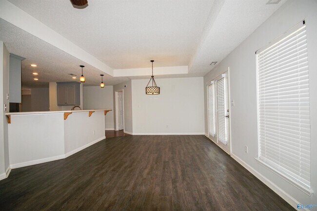 Building Photo - 145 Brass Oak Dr