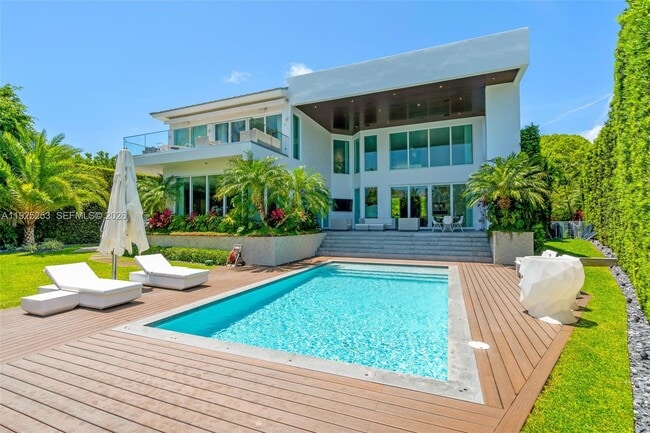 Building Photo - 420 Island Dr