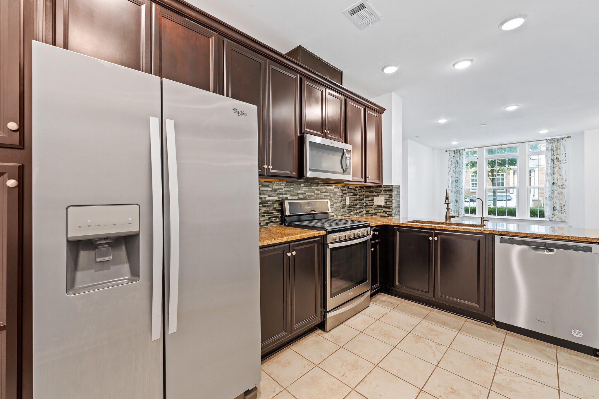Building Photo - 147 Wesmont Dr