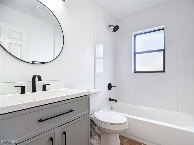 Building Photo - 88 Erie Dr