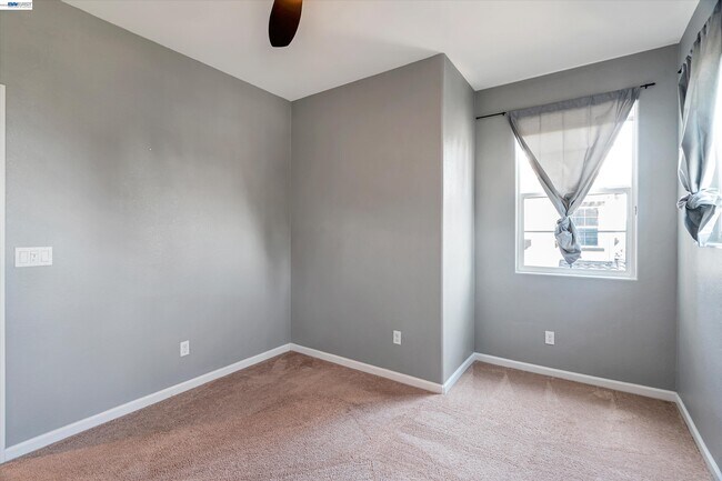 Building Photo - 1139 Genco Terrace