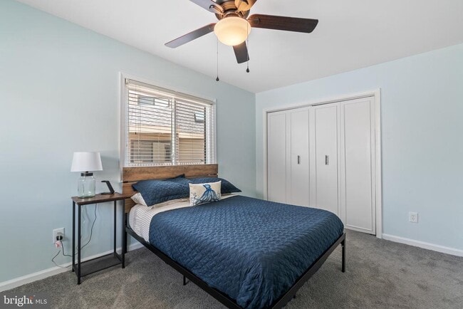 Building Photo - 3182 E Ocean View Ave