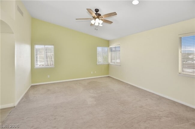 Building Photo - 747 Canyon Crest Dr