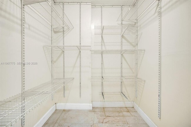 Building Photo - 100 Edgewater Dr